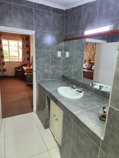 Bathroom 5, Mountain View Cottages Self Catering, Sisonke