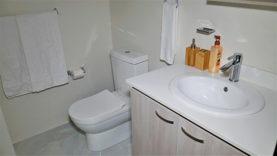 Bathroom 4, Lux Sea View Camelot Village Discovery Bay