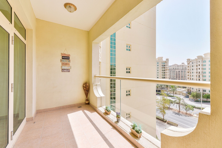 Balcony 3, Shoreline - Luxury Palm Jumeirah, Dubai