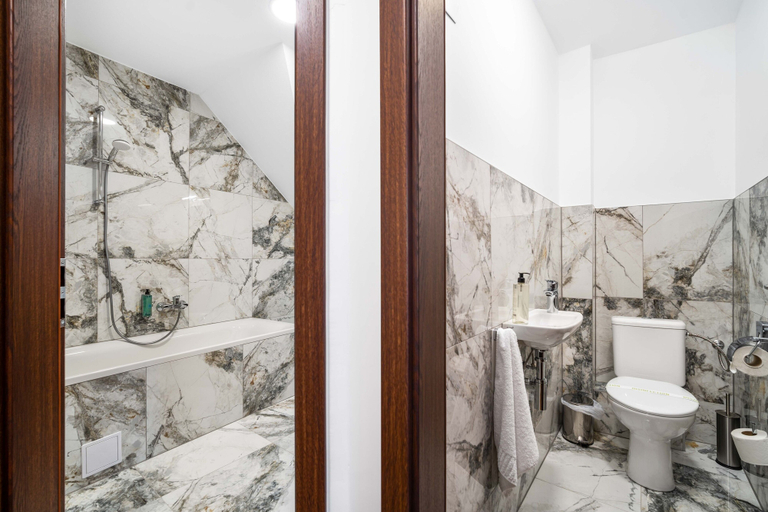 Bathroom 5, Hotel MAXPLAZA, Trnava