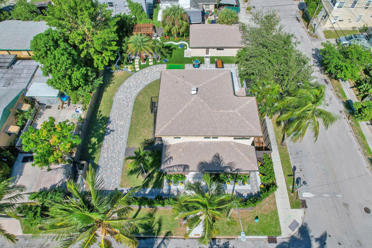 Exterior 5, Immaculate 3-bed House in West Palm Beach, Palm Beach