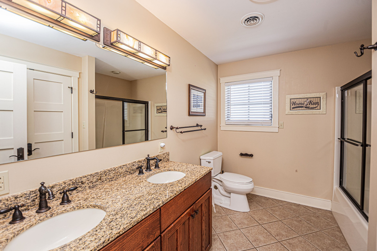 Bathroom 3, Deep Breath, Garrett