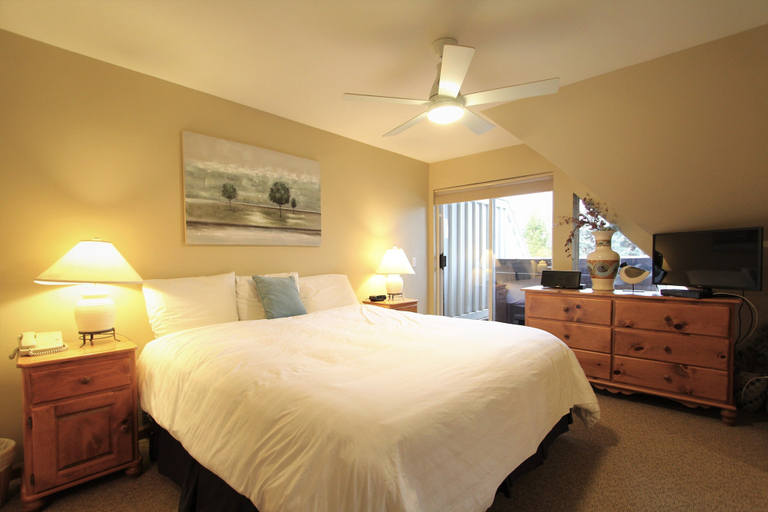 Bedroom 2, Lagoons Condos by Whistler Retreats, Squamish-Lillooet
