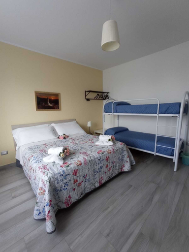 Bedroom 5, Villa Rosa, Napoli