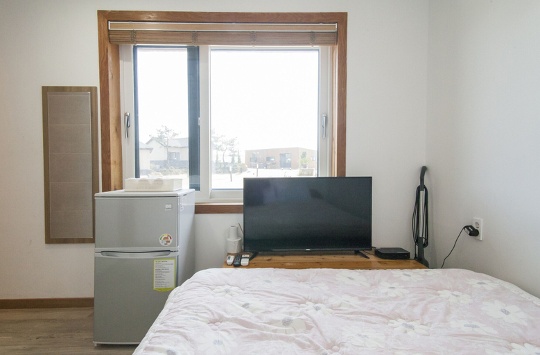 Bedroom 3, On The Stone Guesthouse 1 - Hostel, Seogwipo