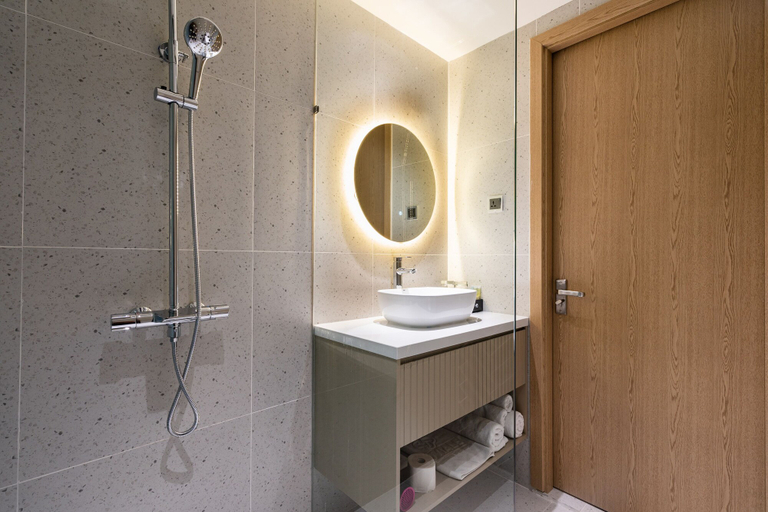 Bathroom 4, Jovia Hotel, District 1