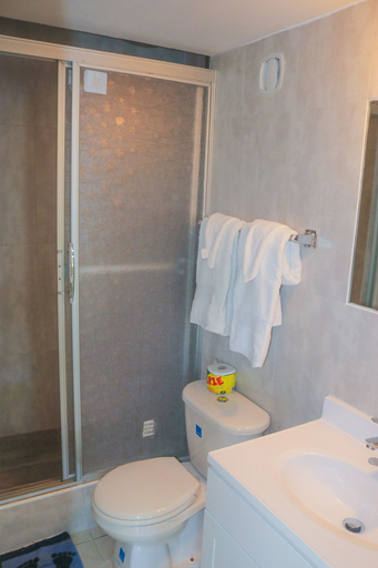 Bathroom, Green Island Beach 43A - Turtle Tower