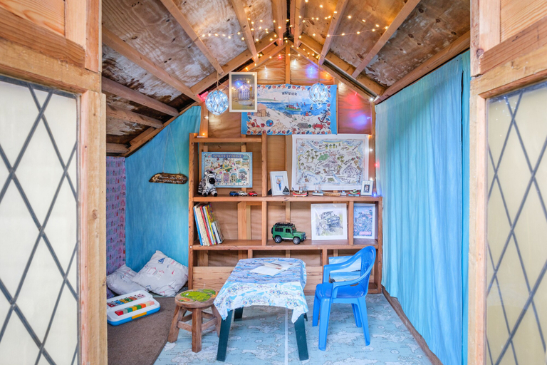 Others 5, Whitstable's Beachcombers, Sleeps 10, Dog Friendly, Kent