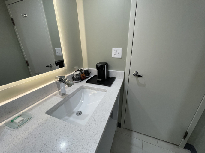Bathroom 4