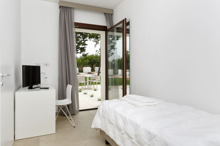 Bedroom 5, Southeast hotel, Ragusa