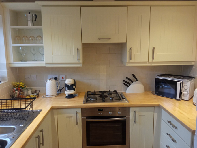 Private kitchen 4, Ground Floor Bodmin Retreat Free Parking, Cornwall