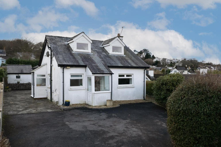 Room 5, Portsea - Sea Views Close to Beach, Pembrokeshire