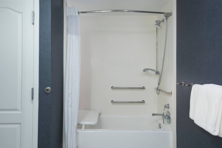 Bathroom 5, Residence Inn by Marriott Memphis Downtown, Shelby