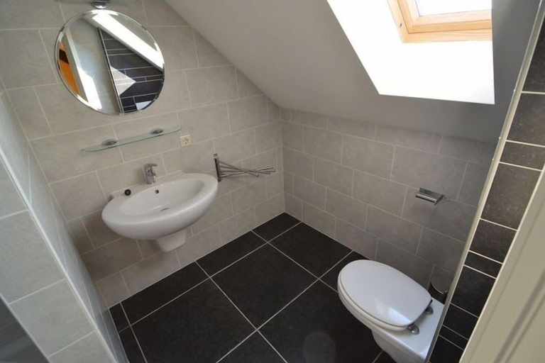 Bathroom 3, Ottenskamp4 en Het Achterhuis, Bergen