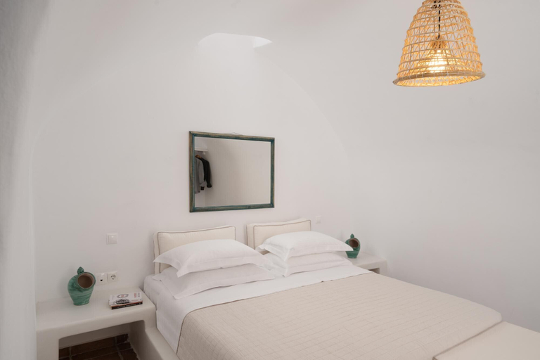 Bedroom 2, Madame Kalitsi-erato Room, South Aegean