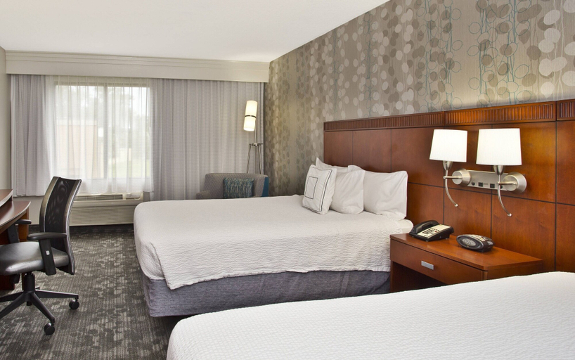 Bedroom 3, Courtyard by Marriott Gulfport Beachfront, Harrison
