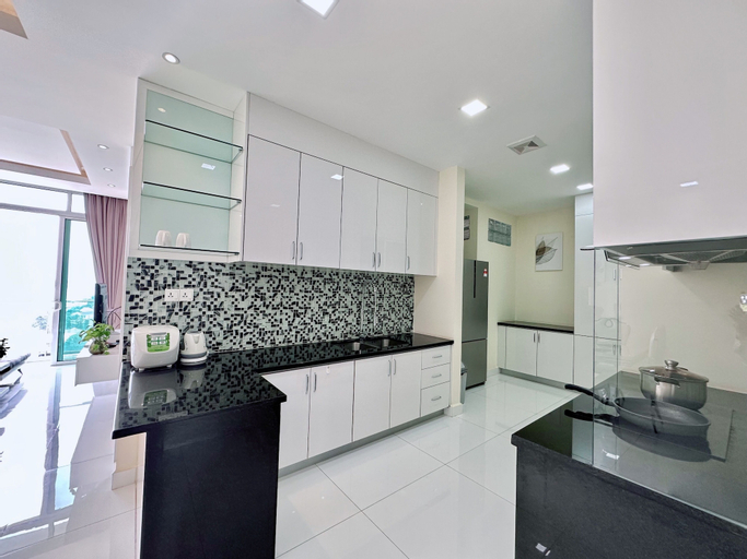 Dining Room 17