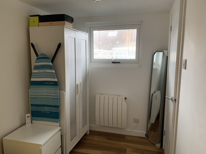 Bedroom 2, Lodge , air con , Free Parking , Mini bar, Brighton and Hove