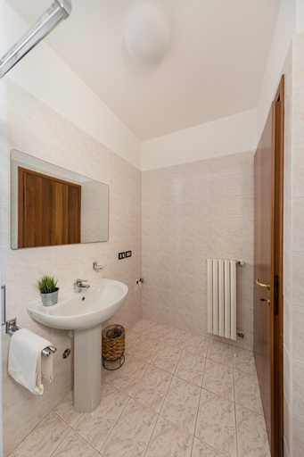 Others 2, Mandorli 1 18 Apartment by Wonderful Italy, Brescia