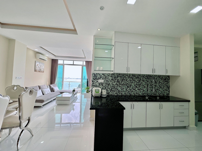 Dining Room 13