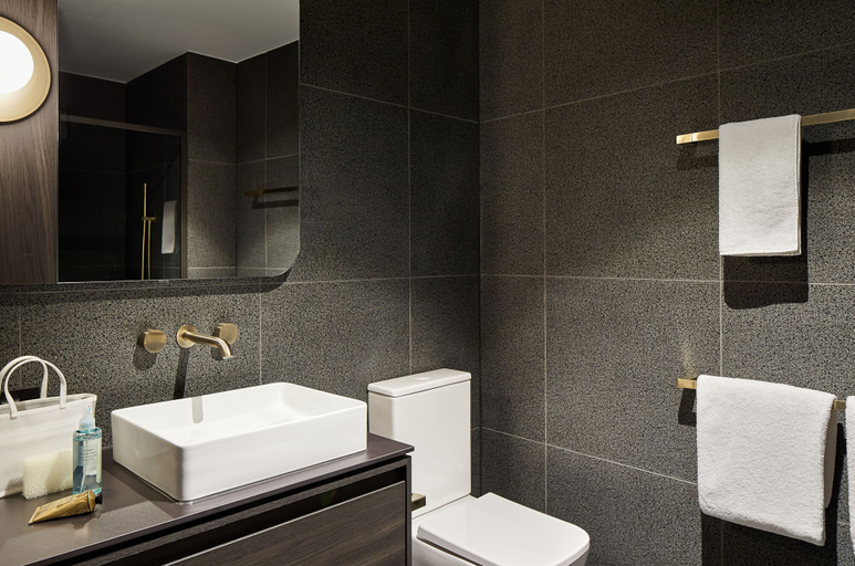 Bathroom 4, Punthill Caroline Springs, Melton - East