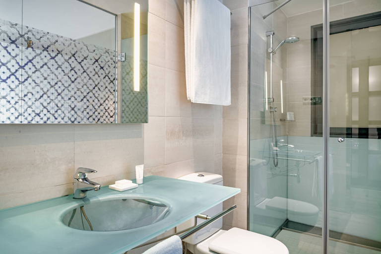 Bathroom 3, AC Hotel Irla by Marriott, Barcelona