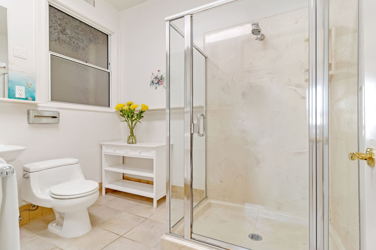 Bathroom 5, Cornell Hotel, San Francisco