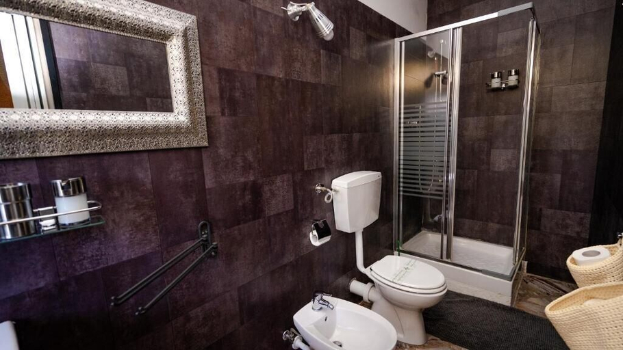 Bathroom 5, Semplici Emozioni, Bari