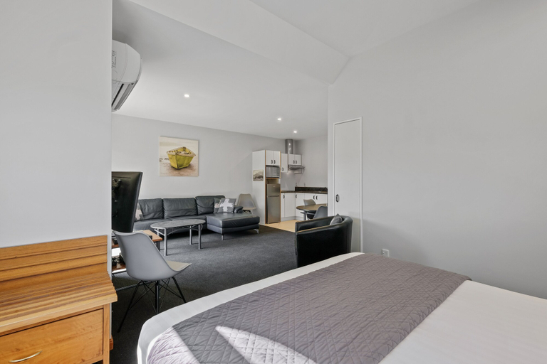 Bedroom 2, Hanmer Springs Scenic Views Motel, Hurunui