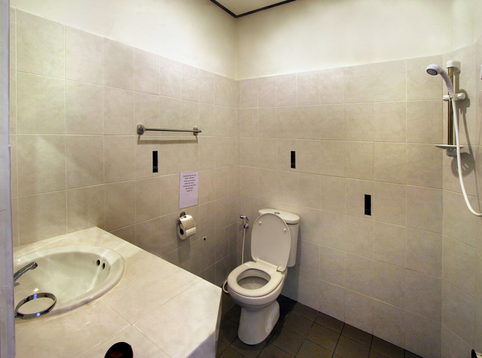 Bathroom 4, Karon Pool Hotel, Pulau Phuket