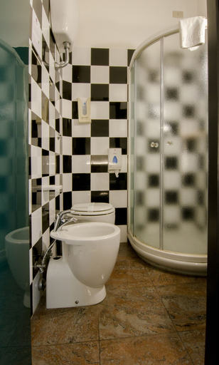 Bathroom 4, Hotel Maria, Pisa
