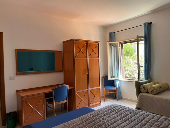 Bedroom 4, Hotel d'Orleans, Palermo