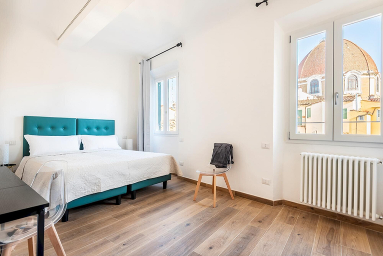 Room 3, Alloro Apartment, Florence