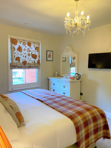 Bedroom 2, Reymerston Hall, Norfolk