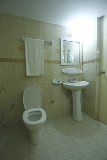 Bathroom, Hotel Garden Inn, Sylhet