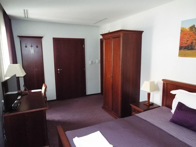 Bedroom 2, Hotel Park Avenue, Pieštany