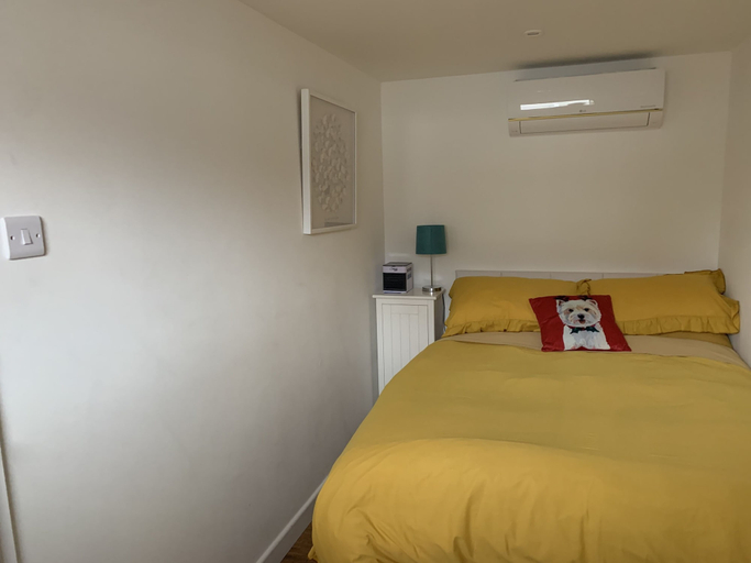 Bedroom 2, Lodge , air con , Free Parking , Mini bar, Brighton and Hove