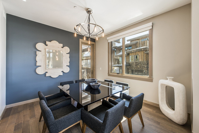 Dining Room 2