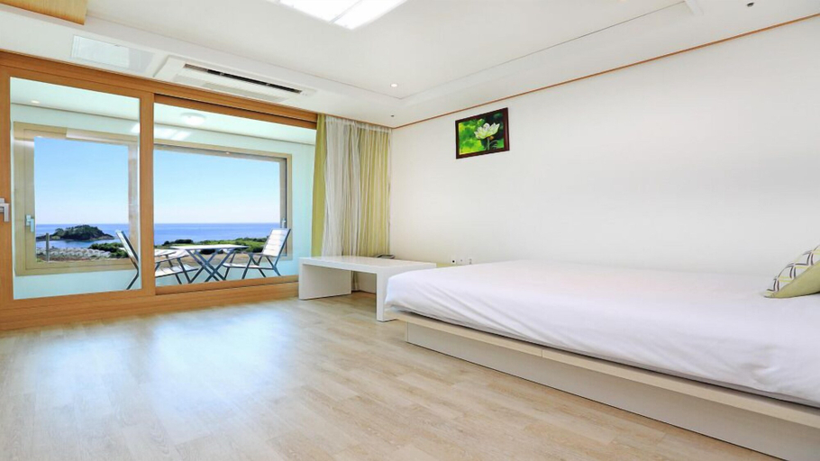 Bedroom 4, Marine Port Resort, Seogwipo