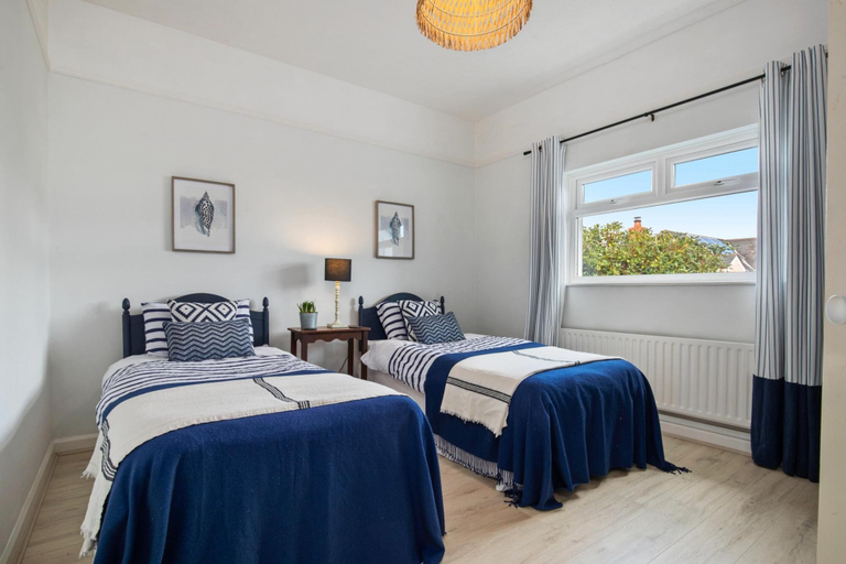 Room 4, Portsea - Sea Views Close to Beach, Pembrokeshire