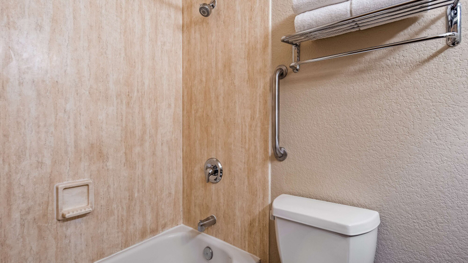 Bathroom 4, Best Western Rambler, Huerfano