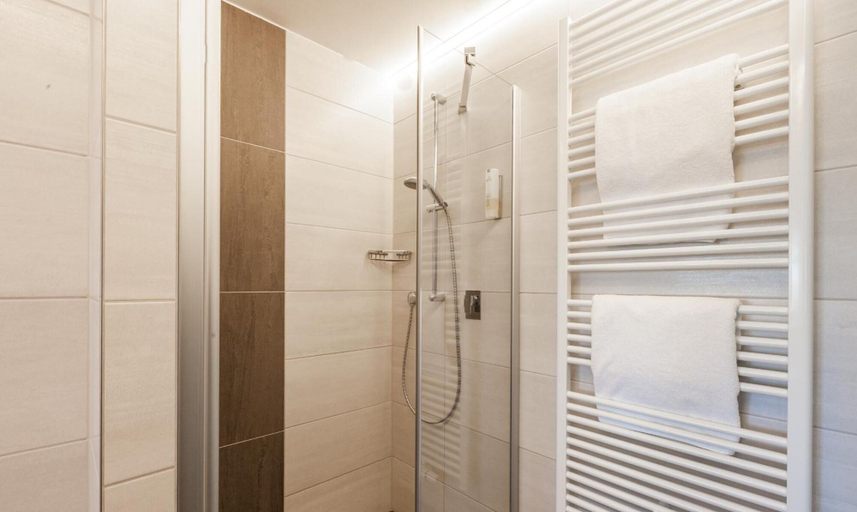 Bathroom 4, Hotel Wittelsbacher Höh, Würzburg