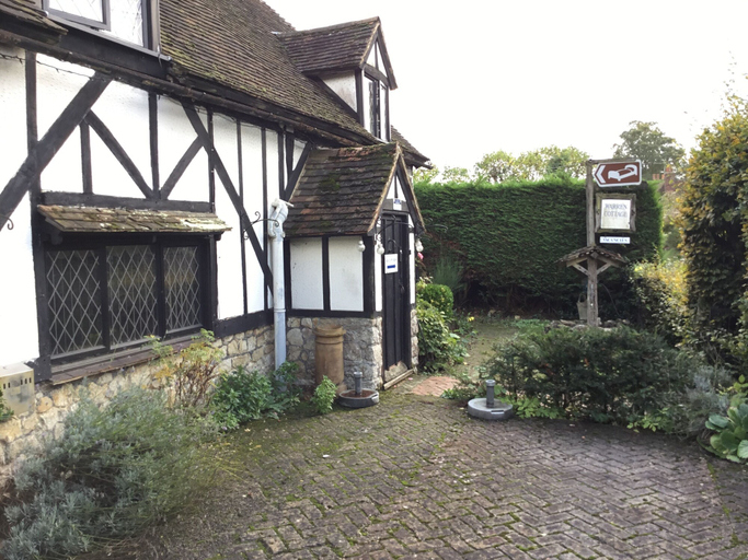 Exterior & Views, Stunning 1-bed Cottage in Ashford William Harvey, Kent