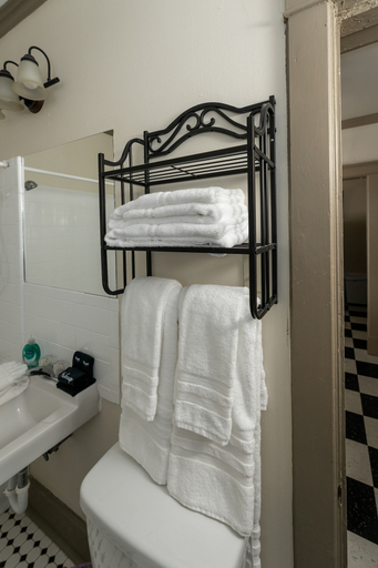 Bathroom 3, Memphis Belvedere Suites, Shelby