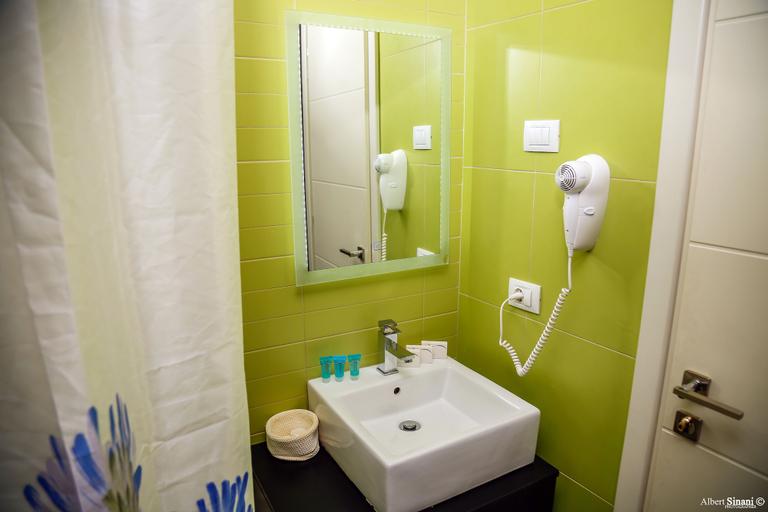 Bathroom 4, Arc Hotel Tirana, Tiranës