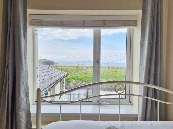 Bedroom 2, Portrush by the Sea - West Beach, Causeway Coast and Glens