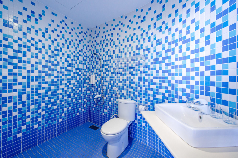 Bathroom 4, White Lighthouse B&B, Pingtung