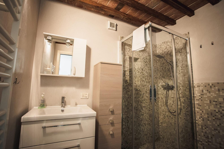 Room 4, Casa Helene in Lucca, Lucca
