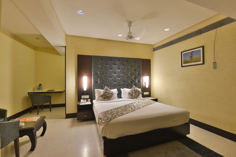 Bedroom 4, Hotel The Golden Oak Central by Citrus Prime, Raipur