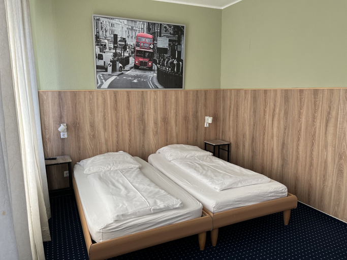 Bedroom 4, Hotel Schwarzer Bär, Region Hannover